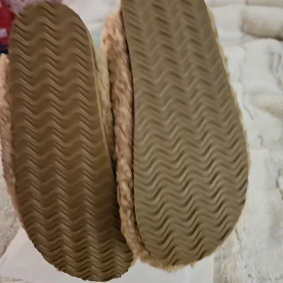 INTENTIONALLY BLANK Tan Fuzzy Slippers - Picture 7 of 7